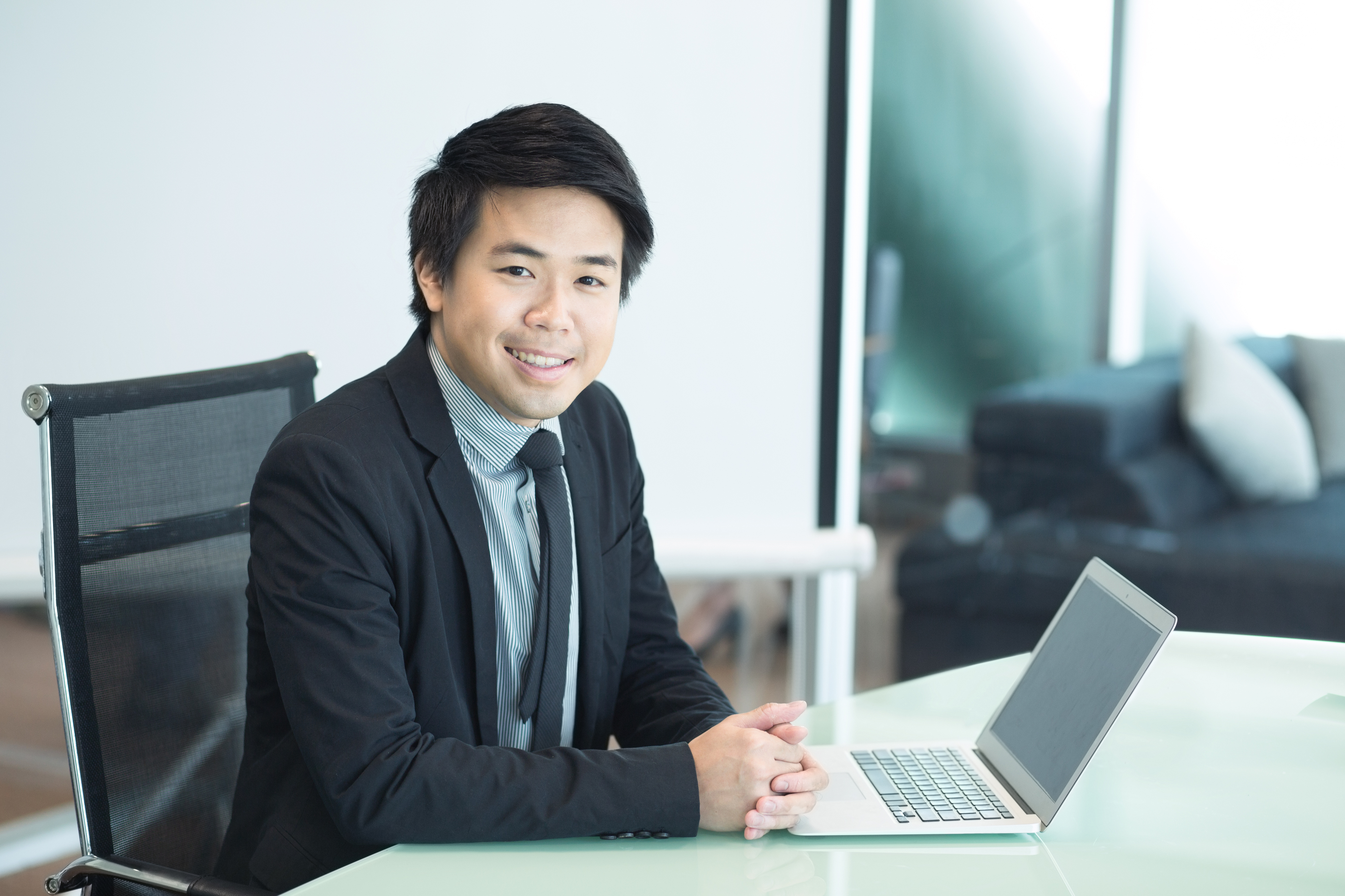 代表挨拶 - 宮崎市でかっこいい・オシャレなオーダースーツならFREDDO