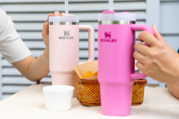 11分で完売、1人2個持ちが当たり前？ 「スタンレー」のストロー付きタンブラーがヒット商品に