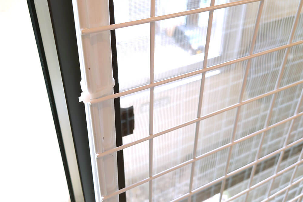 ワイヤーネットは100均がおすすめ キッチン収納のコツ - 北欧、暮らしの道具店