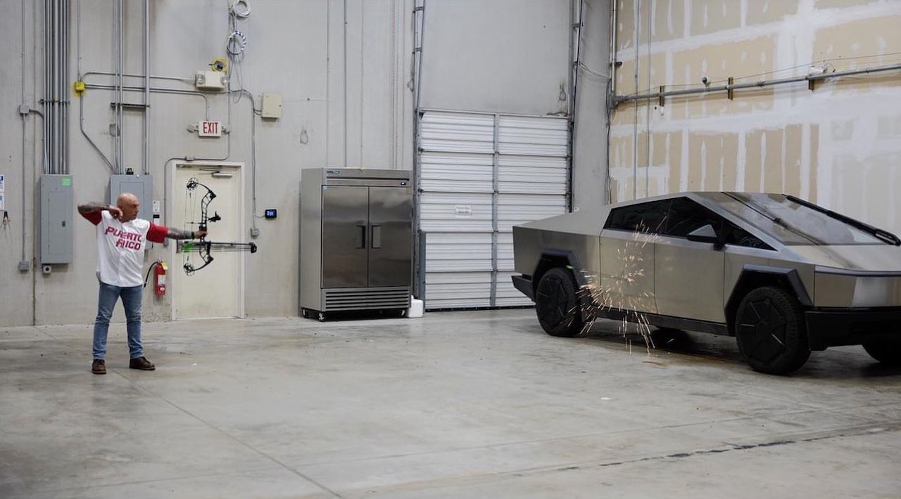 テスラ サイバートラックを見てきた来々軒らいらいけん