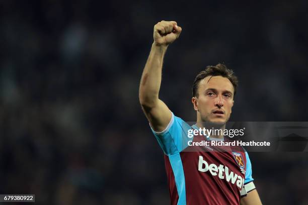 マークノーブルはウェストハム2021-22フットボールシャツに署名しました。アイコンフレームFruugo JP