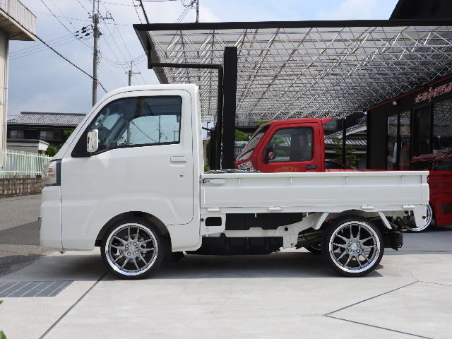CUSTRK カスタムコンプリート！ 売約済み ハイゼットトラック標準 白 5F – 軽トラカスタム・オリジナルエアロパーツ・カスタム カー販売翔プロデュース
