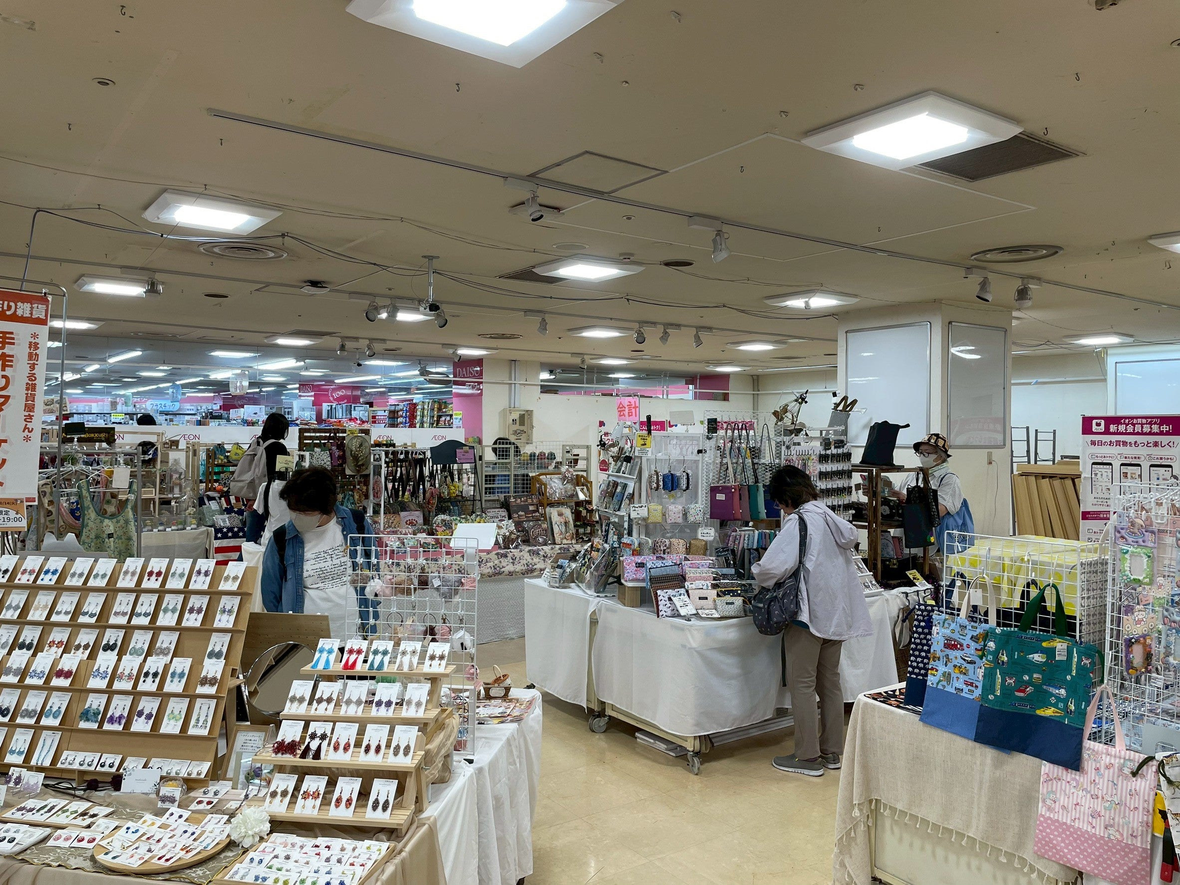 7 件の「移動雑貨店」のアイデアを今すぐ保存移動販売車、移動式屋台、移動式カフェ など