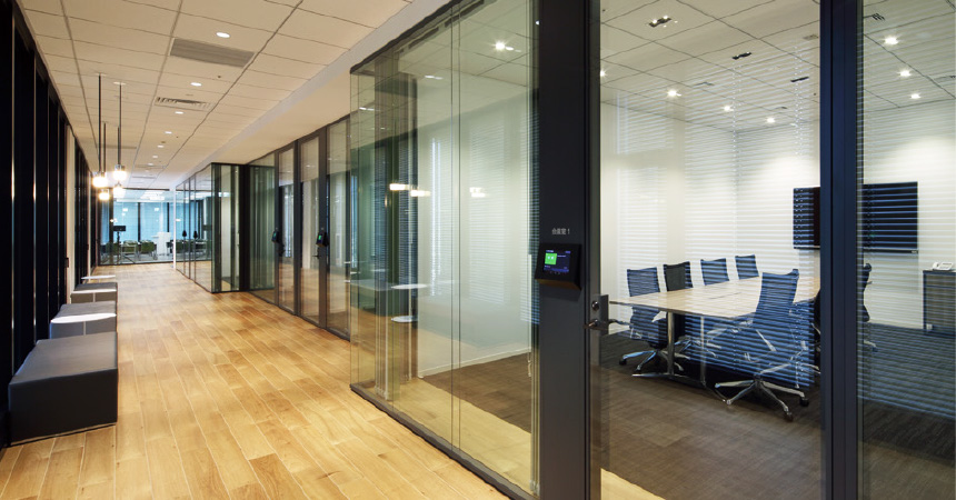 オフィスに合ったパーテーション素材の選び方ネビックコラムパーテーション パーティション 専門店のネビック