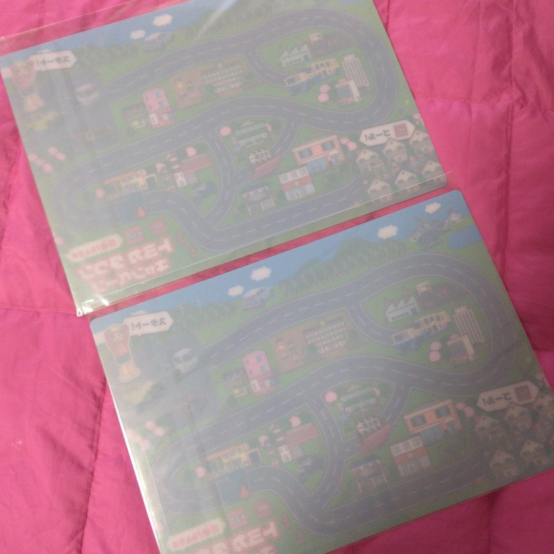 mamagirl_jp 収納も遊びもこれ一つで💯´- ママさん達こだわりのトミカ収納をまとめ🚗³₃ 収納ボックスもいいけど、駐車場🚦式の収納棚にすることでお子さん達も楽しみながらお片付けをするんだとか💡 @asuka08_18 さんの作り方を引用させていただきました