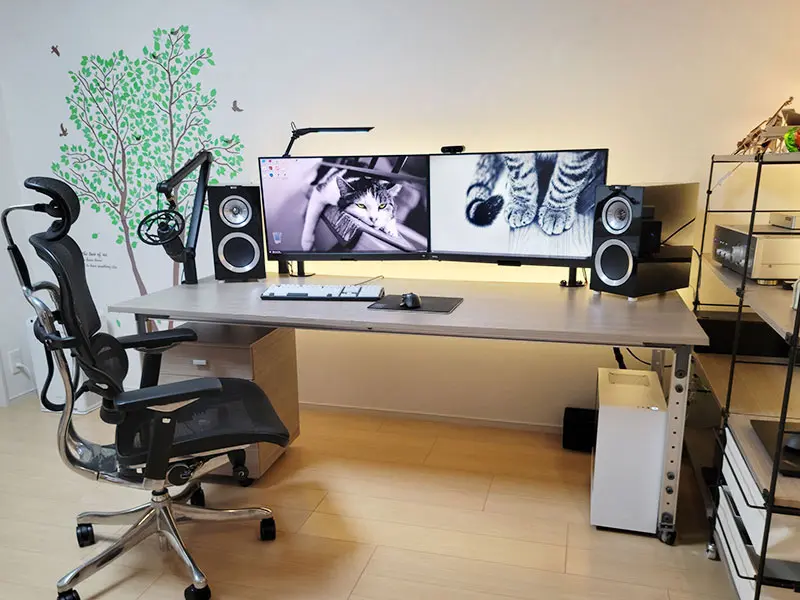 PCデスク周りの便利グッズ50選！悔しいけど欲しくなるおすすめガジェット 2025年デジスタ