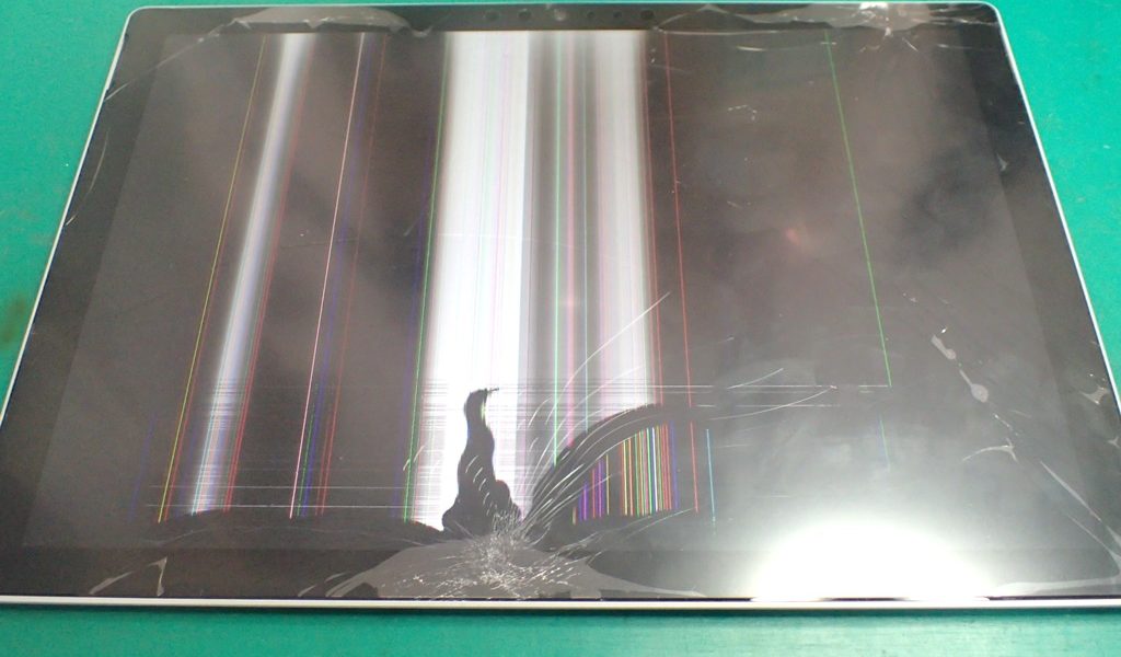 液晶割れ有りアップル Macbook Air Retina 2019 MacBookAirの画面修理。割れてしまったApple製品の画面の修理。武蔵小杉のパソコン修理の専門店デジサポ武蔵小杉。武蔵小杉駅 新丸子駅すぐ近く！パソコンの修理・MacBook修理・データ復旧・画面の修理・パソコン修理