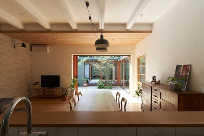 賃貸の一人暮らし部屋でホームシアターを導入設置するには？ おしゃれに見えるレイアウト方法やプロジェクターの活用例もご紹介SUUMOお役立ち情報