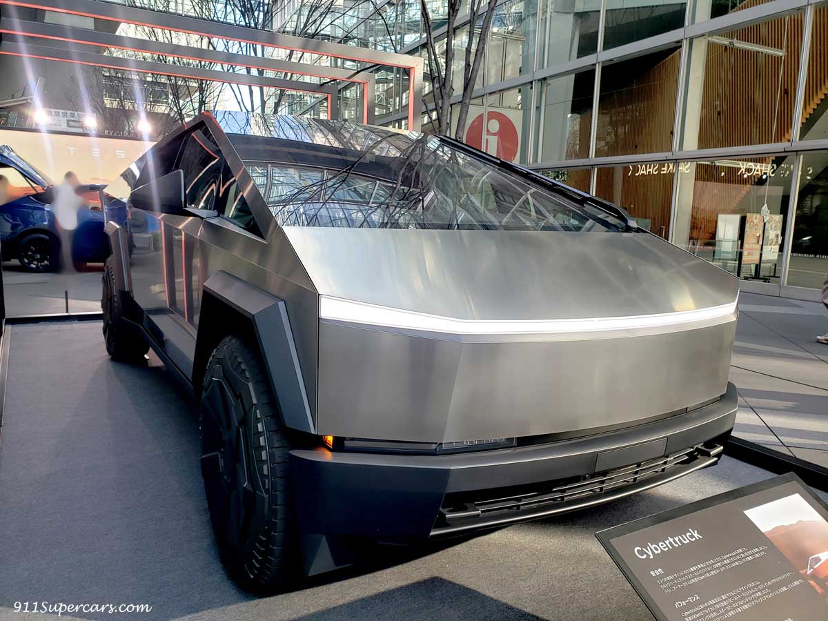 弾痕のあるオリジナルのテスラサイバートラック : r teslamotors