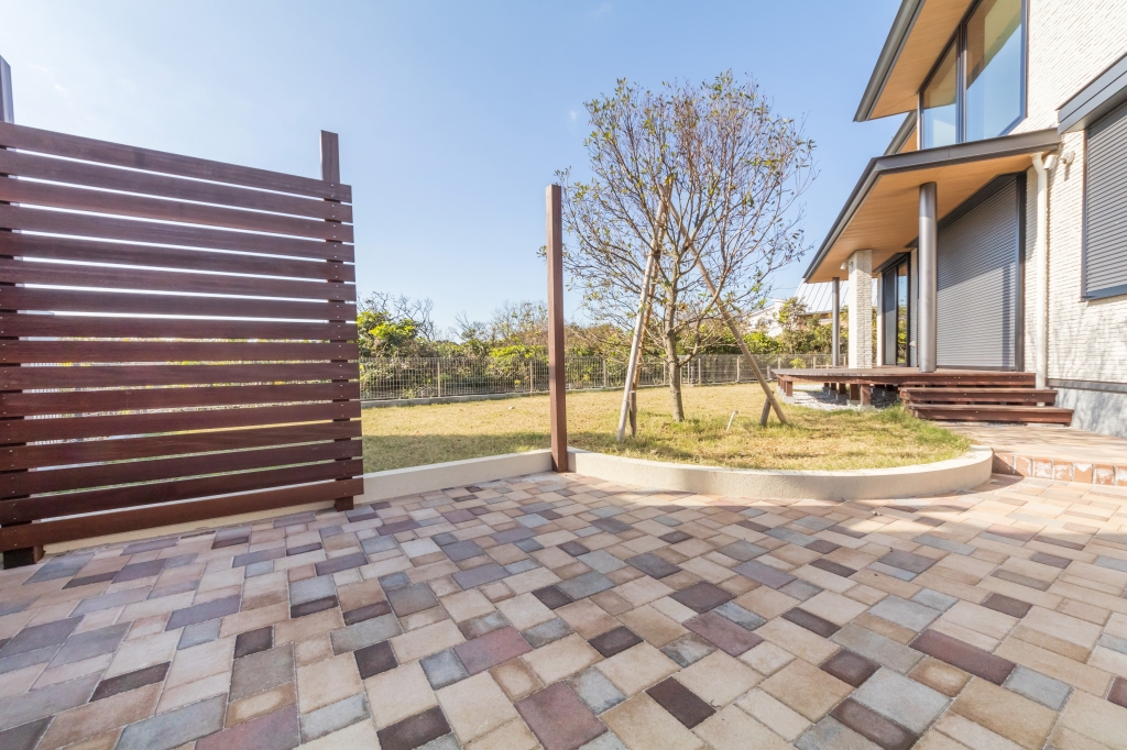 こだわりのインターロッキングが主役の外構 厚別区K様邸 担当：高屋彰夫 札幌近郊の外構・お庭・エクステリア工事ならタカヤ造園 株