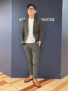 カーキジャケットコーデおすすめ24選媚びない女っぽコーデでおしゃれを底上げOggi.jp