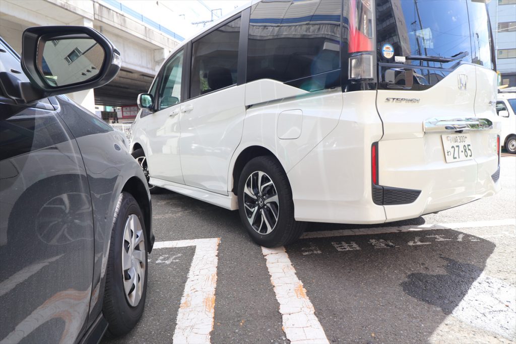 車庫入れ知っておきたい3つのポイント 車庫入れの苦手を克服しよう！アラカルトサーフトペーパードライバースクール