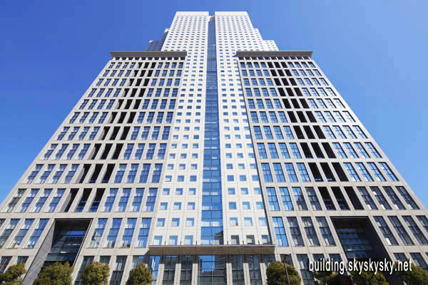 ドコモグループ本部の日常を紹介します！－－－－－－－－－－－－－－－－－大人気企画再び！ アフター６を楽しもう！「D-RocksBar」に参加！ －－－－－－－－－－－－－－－－－ 昨年12月に山王パークタワーで開催された大人気企画「D-Rocks BAR」のイベントが