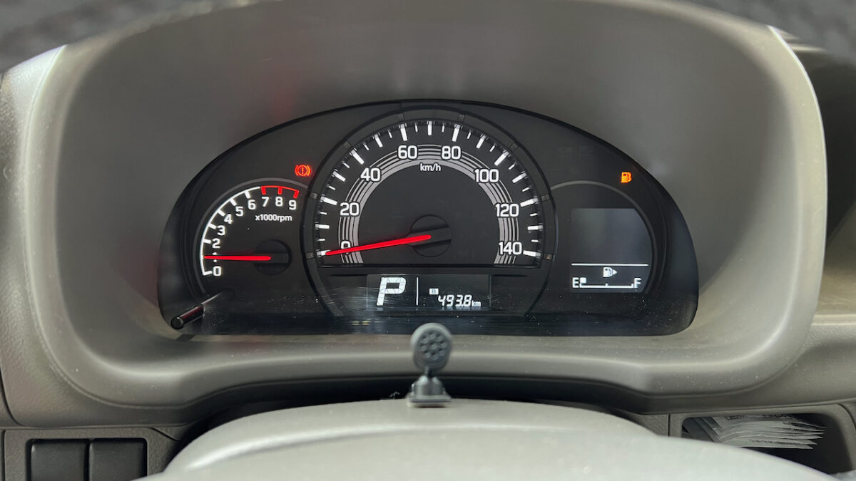 ガソリンスタンドマークの下に点々、ハイエースにあのランプが点灯してしまいました : くまくまどんどこ