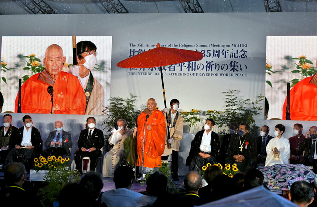 山本リンダ：世界平和を祈りながら 〜 I hope for world peace. - YouTube