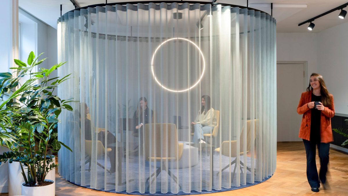 あずさ監査法人 Recruiting guide book 2025 横浜事務所