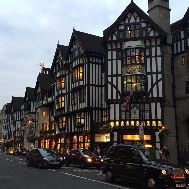 イギリス🇬🇧リバティデパート🏬