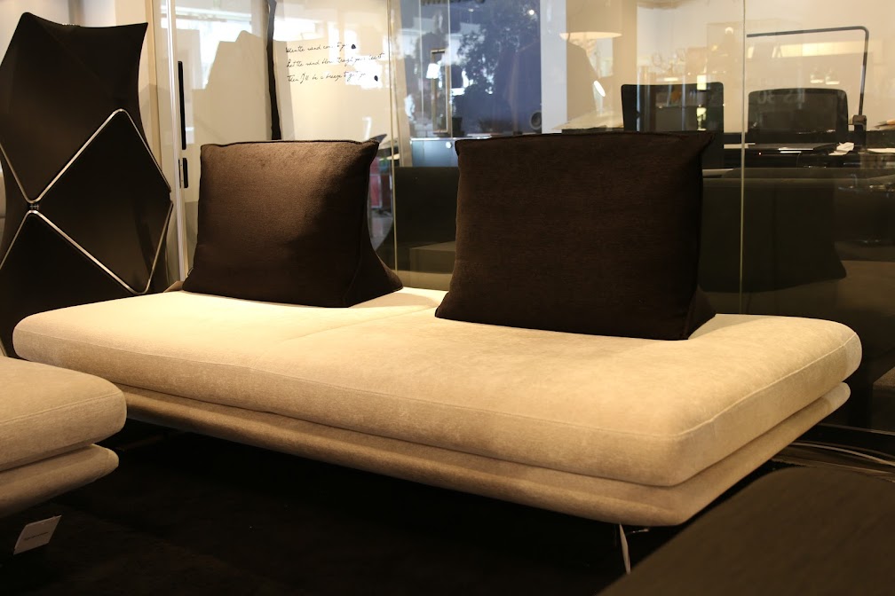 ligne roset リーン・ロゼ ROSETPrado ロゼプラド 1P ソファ 1人掛け ファブリック：Lランク ウルトラスエード HP背クッション：1点セット デザイン：クリスチャン・ウェルナーアトラクト・オンラインショップ