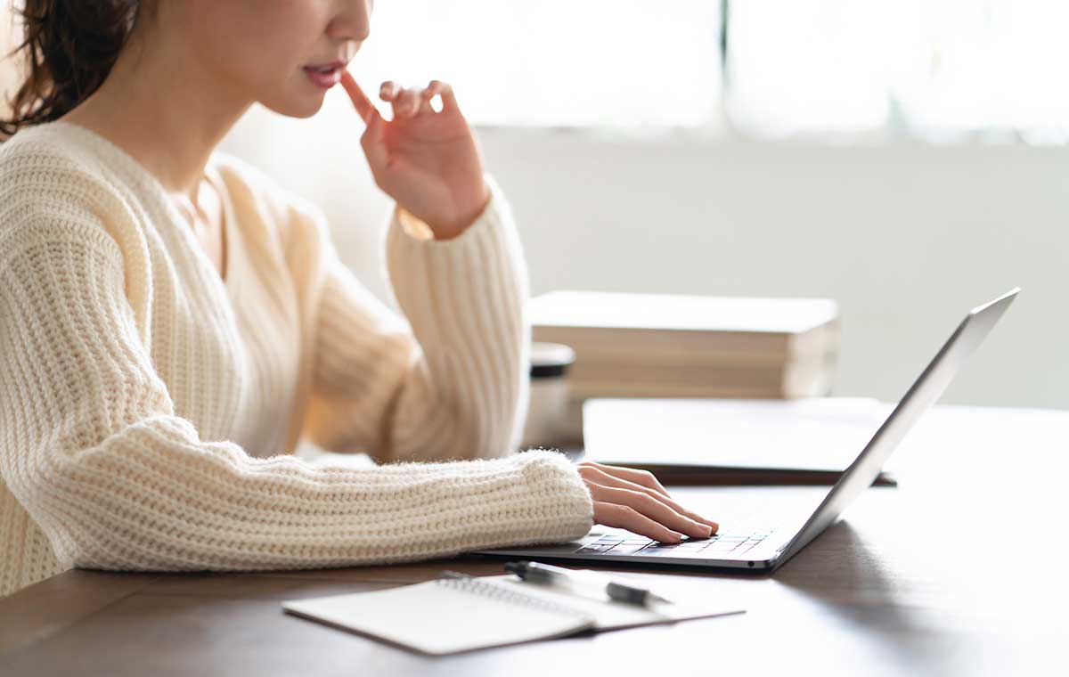 思わずちらっと見てしまう。アップルウォッチ用バンド「glance」でさりげない可愛さと上品さを。株式会社バンビのプレスリリース