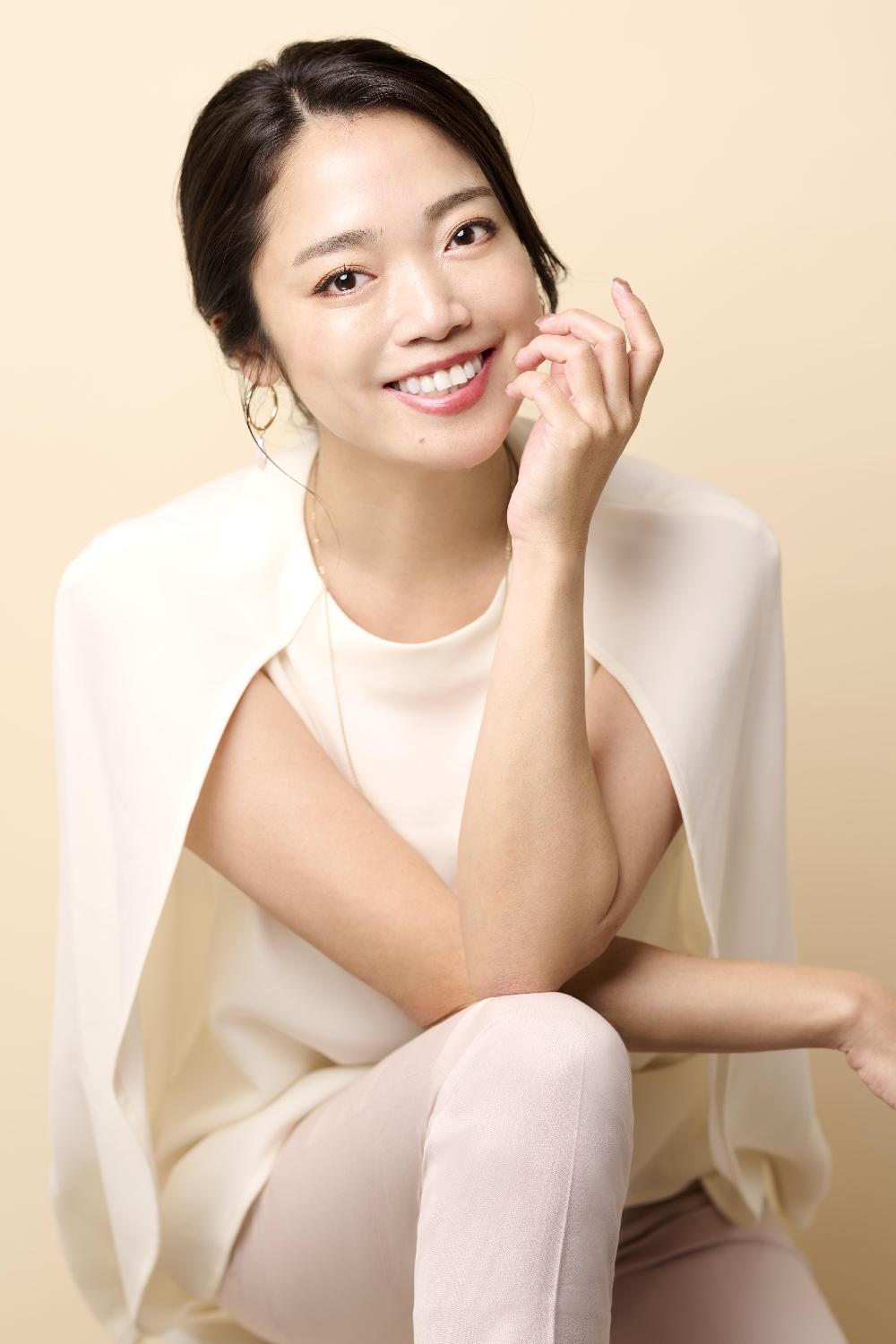 第一印象を決める！女性のビジネスプロフィール写真撮影を解説服装・ポーズは？OPS 銀座・築地エリアで写真撮影ならOrderPhotoStudio