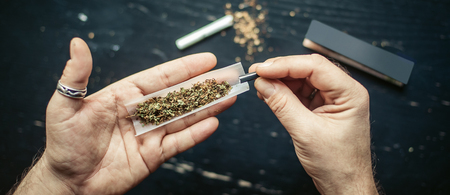 大麻ジョイント 画像 - Freepikで無料ダウンロード