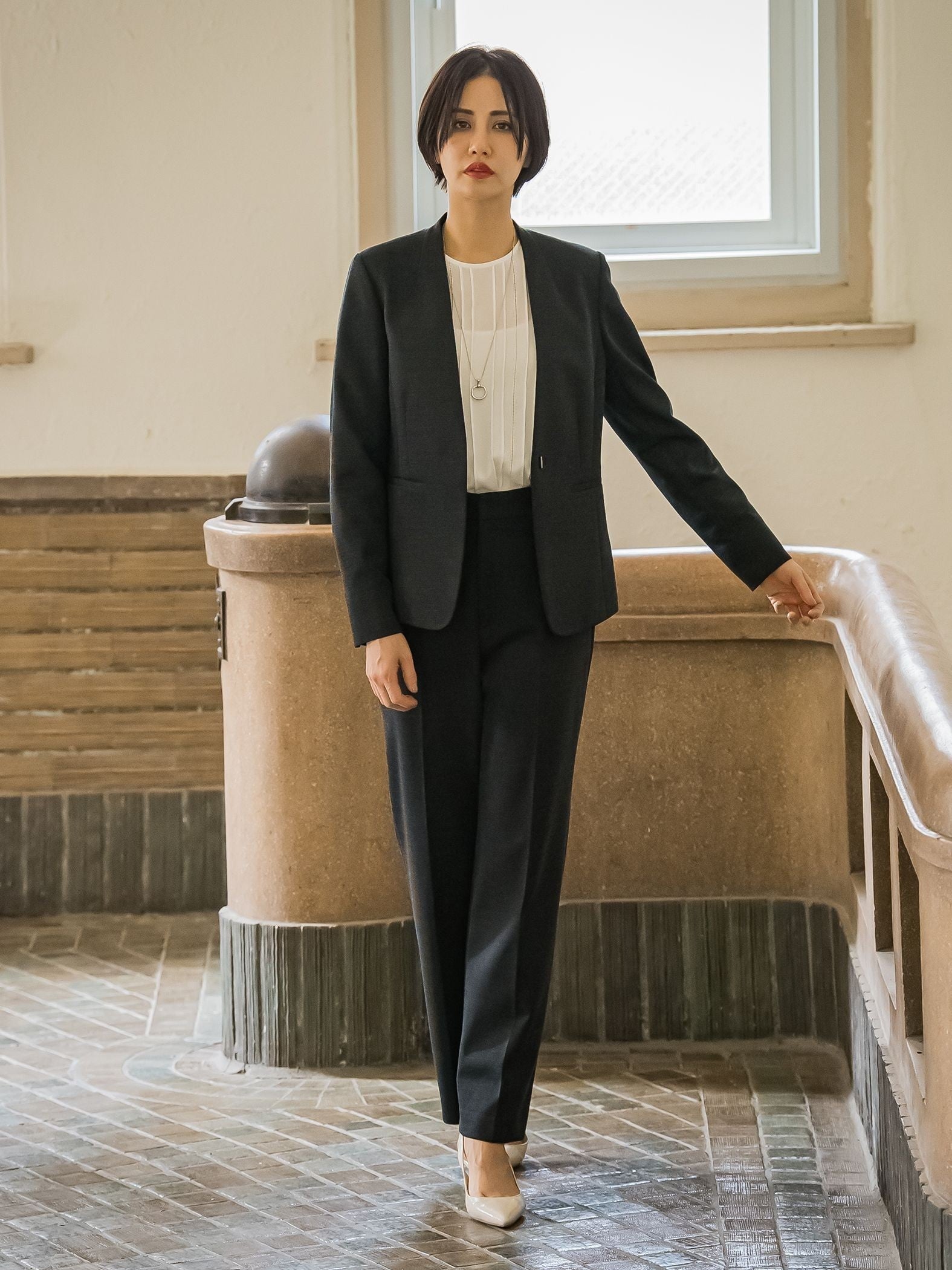 30代女性のオフィスカジュアル完全ガイド 季節別コーデ20選CLASSY. クラッシィ