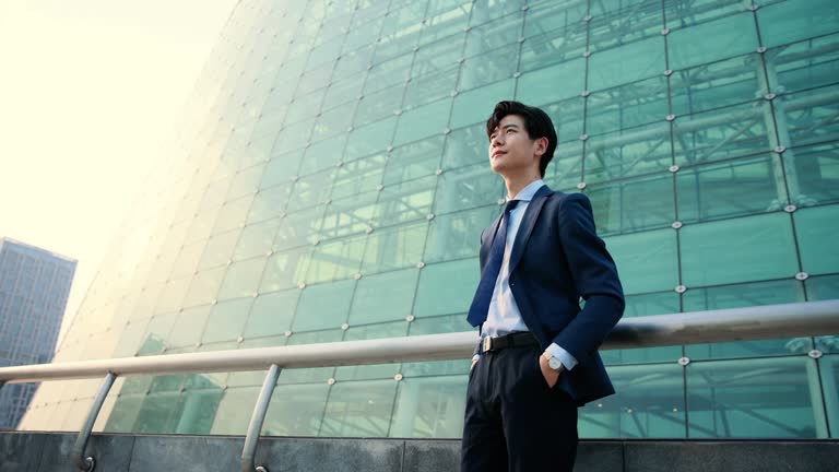 15,601 歩く スーツ Stock Videos, Footage, & 4K Video Clips - Getty Images歩くビジネスマン, ウォーキング, スーツ アタック