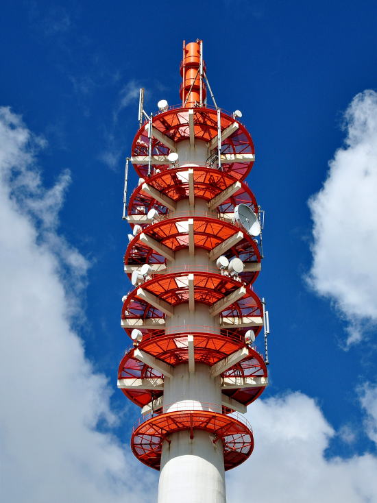 このルーターの後側では電波飛びにくい？』 シャープ home 5G HR01ダークグレーのクチコミ掲示板 - 価格.com