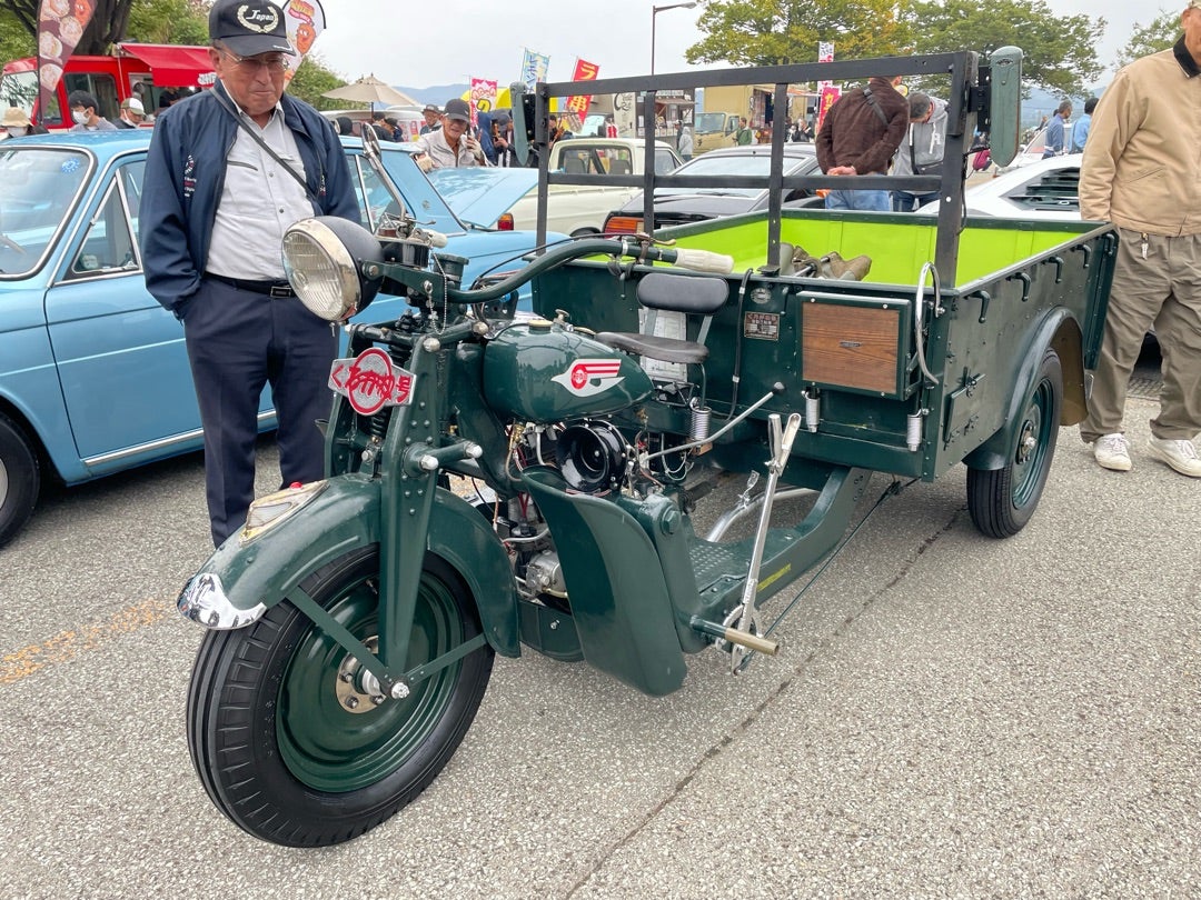 アメリカより先行っていた!?「日本初の四駆」富士山の麓で快音を奏でた!「唯一無二のエンジン音、ぜひ聞いて」乗りものニュース