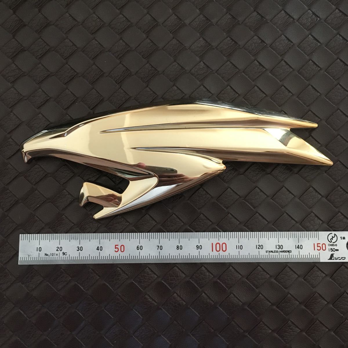 新型ハリアーはなぜ3世代続いた「鷹マーク」を止めた！？ トヨタマークの謎に迫る！フォトギャラリー MOTA