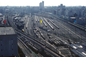 高輪橋架道橋下区道通称、おばけ橋を通って港区中央公園に 行って来ました 現在建設中の高輪ゲートウェイ側 と違い芝浦側は静かな感じでした