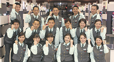 こんにちは！踊ってる人、みきてぃです🦊, お久しぶりな投稿〜〜！プライベートが充実しすぎてて遅くなっちゃいました すみません🥺,今回はファン感期間中のワンシーンをお届けします！, ノリノリみきてぃ ꉂ🤣,maruhanマルハン神奈川マルハンマルハンインスタ部マルハン厚木北店踊ってみたおすすめに載りたいパチンコスロットパチスロ倍々ファイト