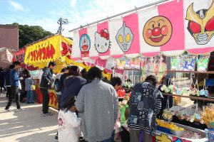 祭りなどに出店する愛知県豊橋市の屋台の組合が、「平井一家」の総裁を相手にみかじめ料の返還を求めて暴力団組長を提訴しました。 ニュースONETikTok