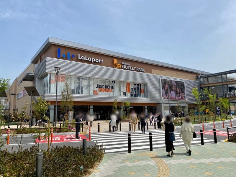 ららぽーと門真に入っている三井アウトレットパークの店舗紹介！2階門真市駅側のようす : 高槻つーしん