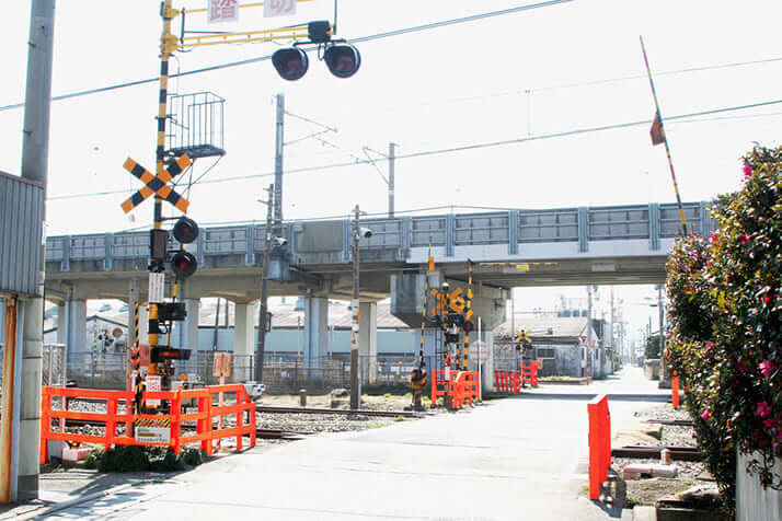 遮断機 踏切の値段と価格推移は？9件の売買データから遮断機 踏切の価値がわかる。販売や買取価格の参考にも