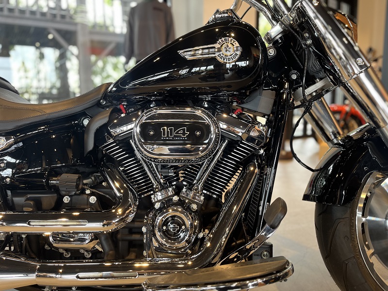 ☆H-D MOTOROMAN ~SHOUT of the SOUL:2005年モデル FLSTF ファットボーイ入荷