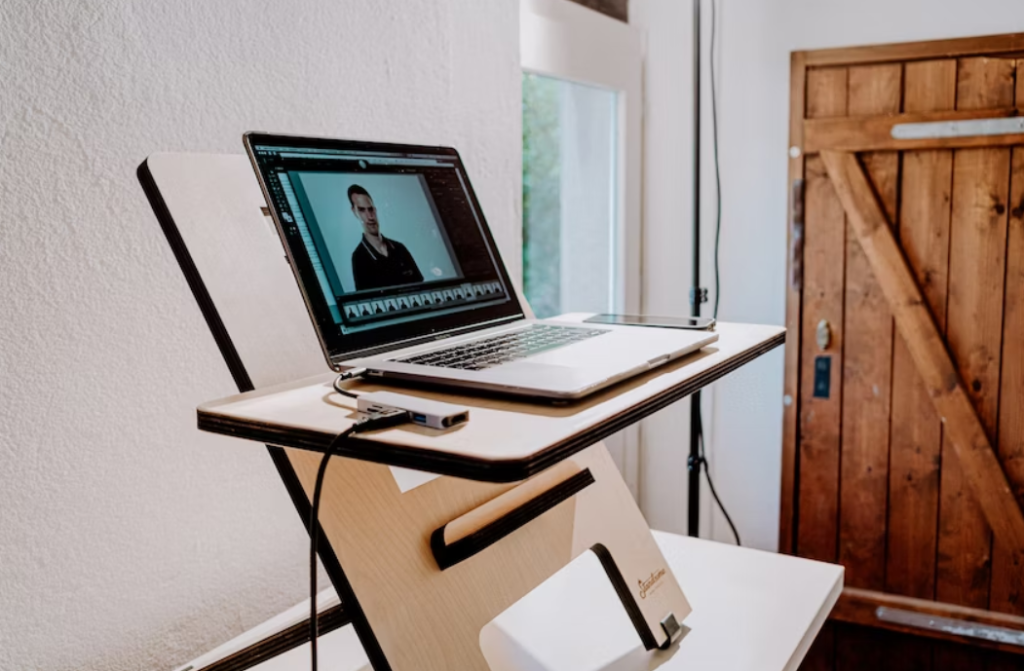 企業がテレワークを導入するメリット・デメリットを解説株式会社 日立ソリューションズ・クリエイト