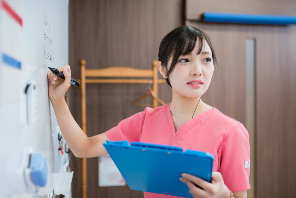 東京・銀座で 美肌×若返り ならSBC新橋銀座口 院・曺永明 ジョ・ヨンミョン 医師にご相談！女性医師によるニキビ・美白・小顔・たるみ改善などの皮膚科治療✨ヨンミョン先生にご相談ください✨東京銀座 女医名医新橋銀座口院 - 新橋銀座口院