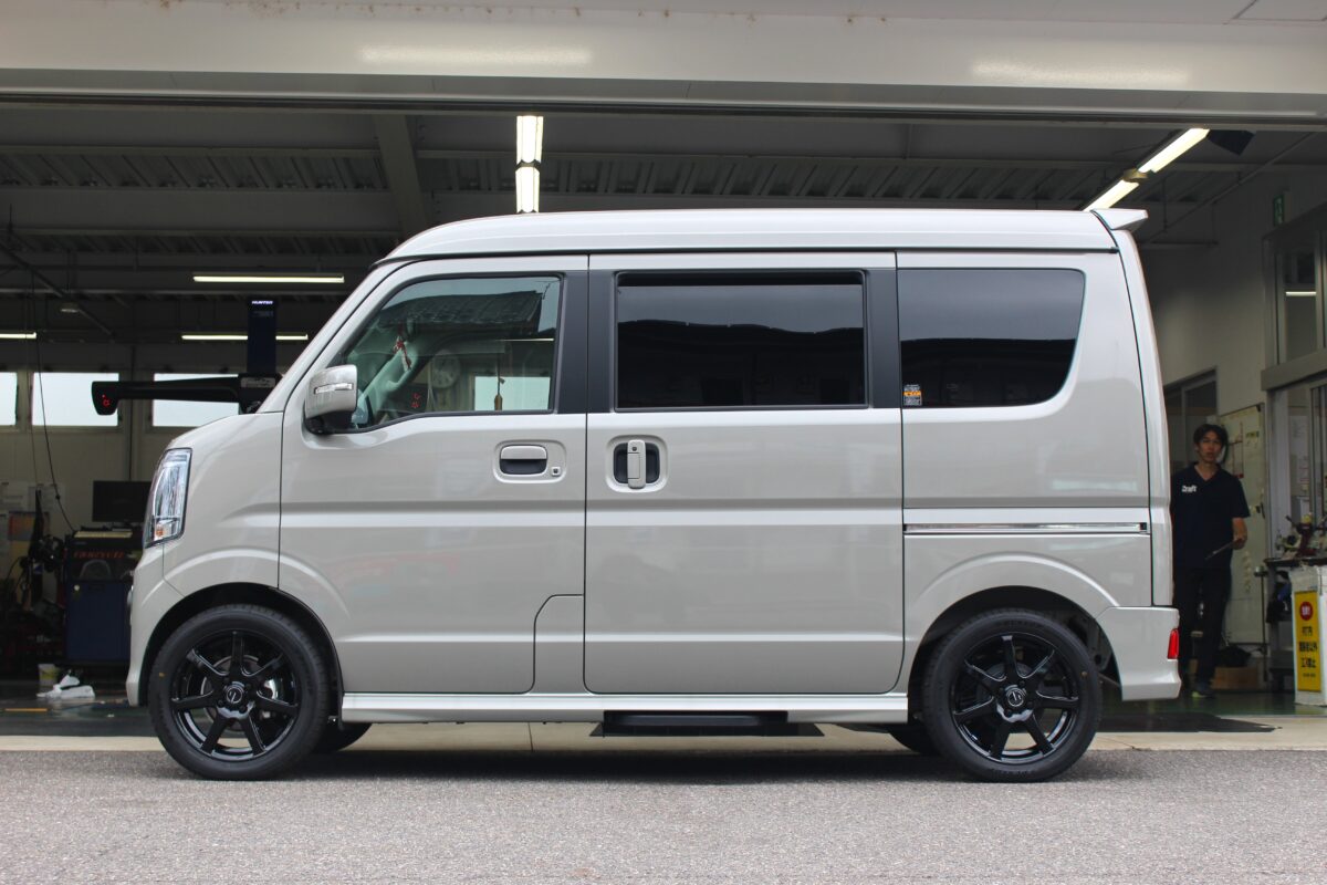 DA17エブリイ ホイール交換！店舗おススメ情報タイヤ館 高島平 東京都