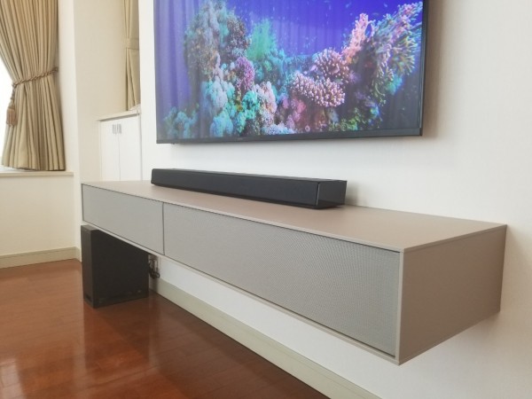 素敵な施工事例のご紹介です✨ ====================== 既製品と造作を うまく組み合わせたTVボードです。ピッタラのテレビボードタイプは、 メッシュ扉で赤外線にも対応しており、 デザイン性と機能性を両立しています。 ======================使用商品テレビ