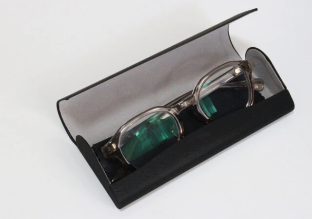 ダイソー メガネケース 臭いTikTok