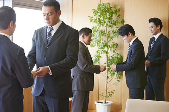 名刺をもらうだけでも印象に残す！ピンチをチャンスに変える5つの対処法日新堂印刷株式会社-スタッフブログ