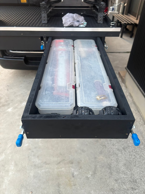 製作費1万円 ハイエース、キャラバン系の荷室棚の作り方 トランポ DIY