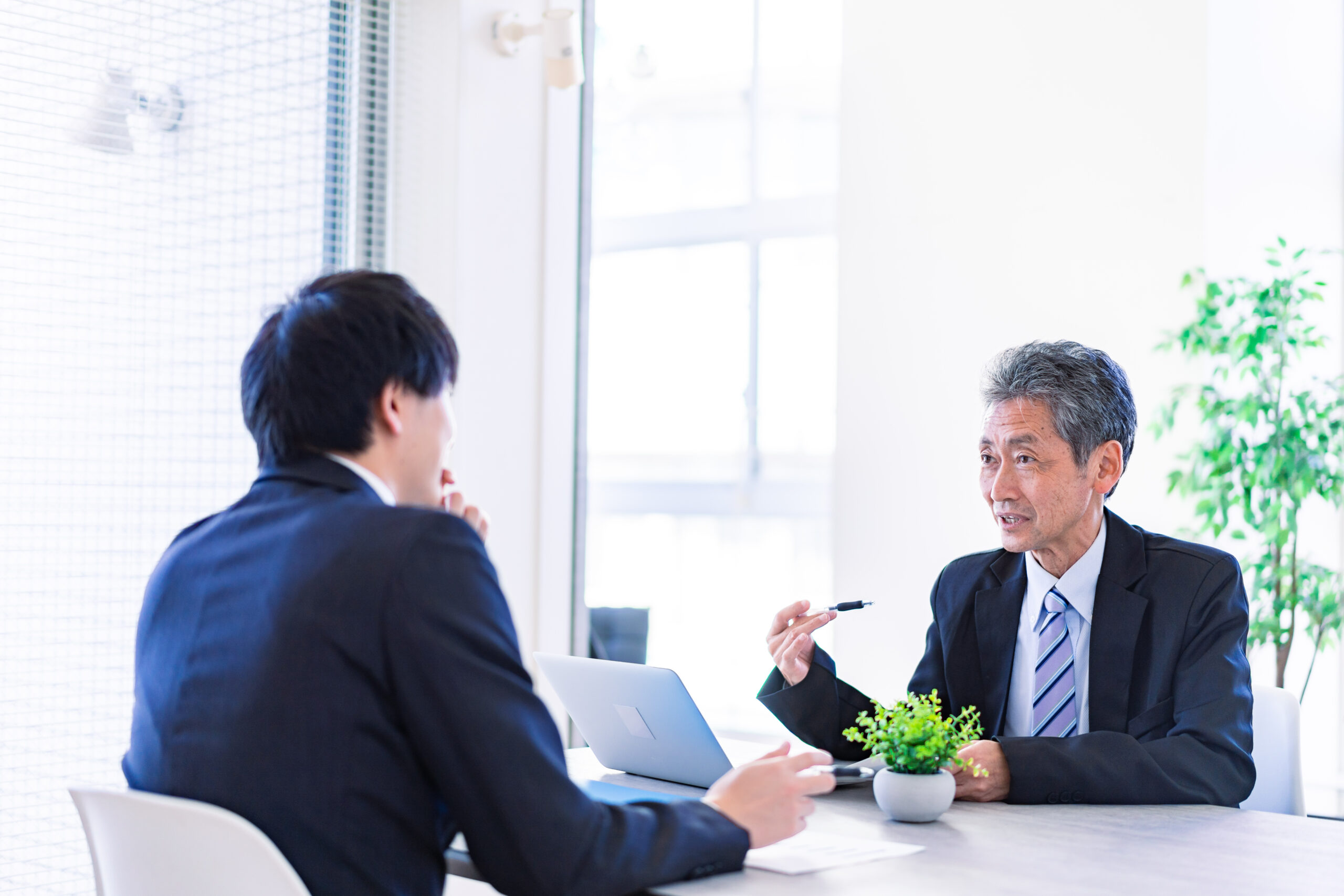 不機嫌ハラスメント フキハラ とは？ チェック項目と対処法 - カオナビ人事用語集