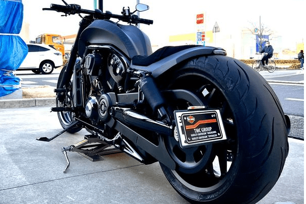 黒のチョッパーバイクスティード 400