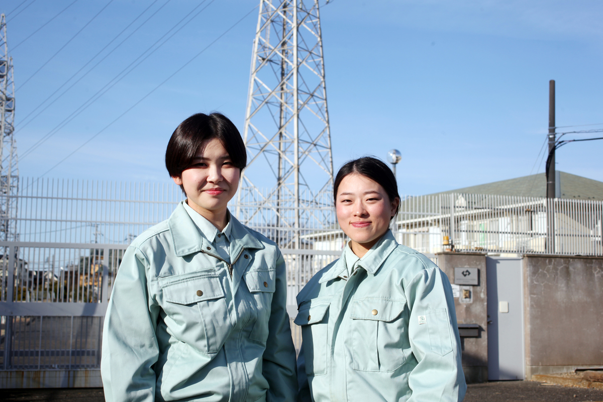 スーツ ジャケット スタイル レディース 小柄な 方の 春秋 女性用 グレーの スーツ ジャケット 大学生の プロな フォーマルウェア 面接の 仕事着の nissen ニッセン の「小さいサイズレディーススーツ 麻調ダブルジャケット 低身長さん・小柄女性 テーラード