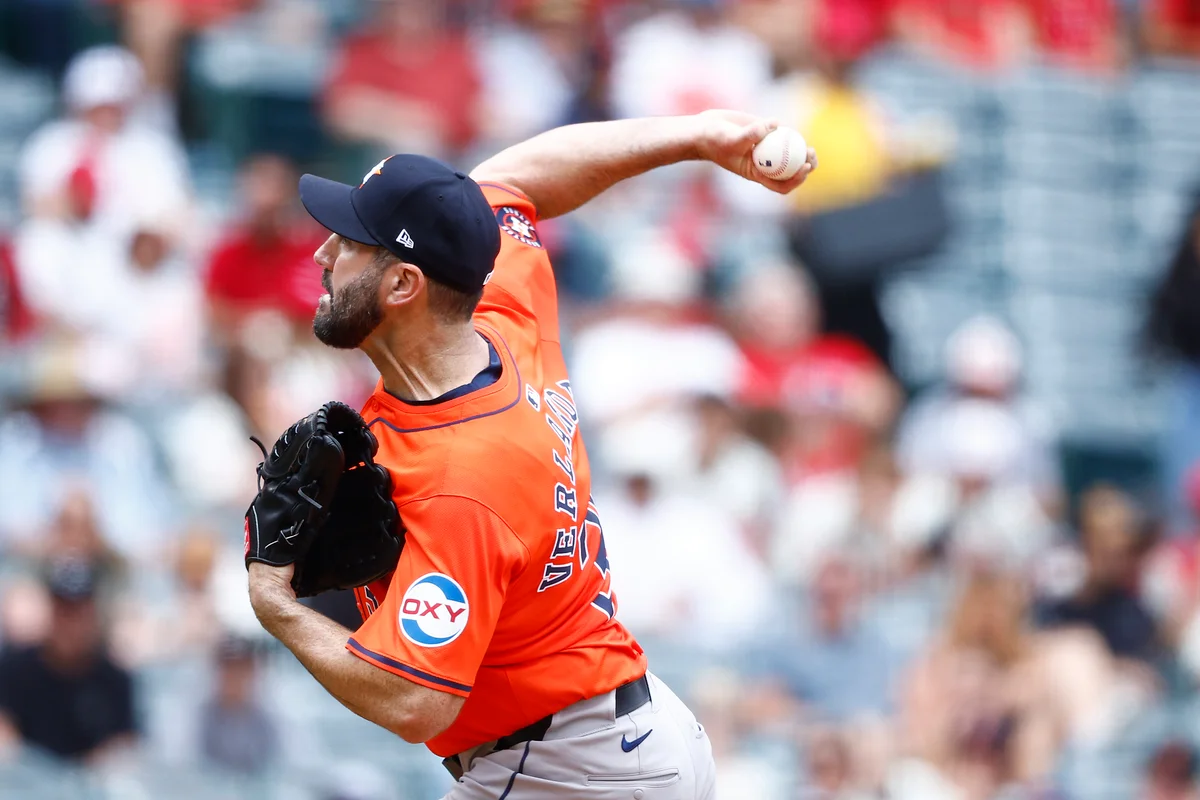 トラビス・ケルシー、スーパーボウル2025のルックは今年もアミリ！ マイク・アミリに訊いたスタイリングの舞台裏GQ JAPAN