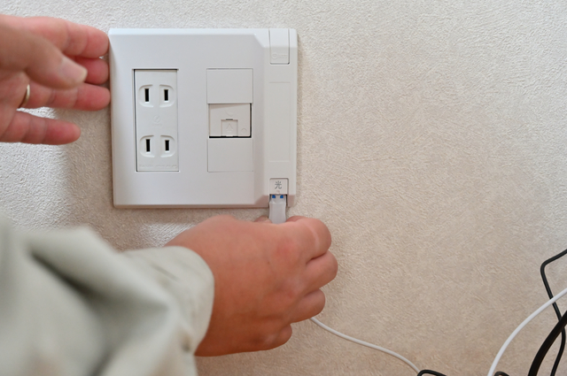 光コンセントがあれば光回線の工事は不要？役割や設置場所・方法まで解説