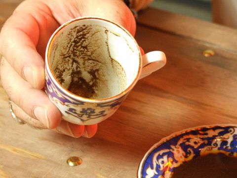 トルココーヒー占いって知ってる？：トルコ珈琲の伝統が織りなす一杯の魔法Capra Coffee