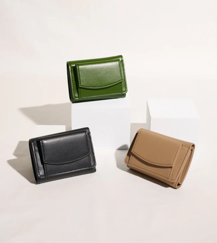 エムシーエム Mode Creation Munich MCM財布 長財布 フラップ式長財布 かぶせ 小銭入れ付き MYLDATA08 BK001メンズ ブラック -感動物語 ギフトモール店－☆リボンをほどくと溢れる笑顔☆－おしゃれで素敵なプレゼントやギフトにお勧めのブランド雑貨を通販